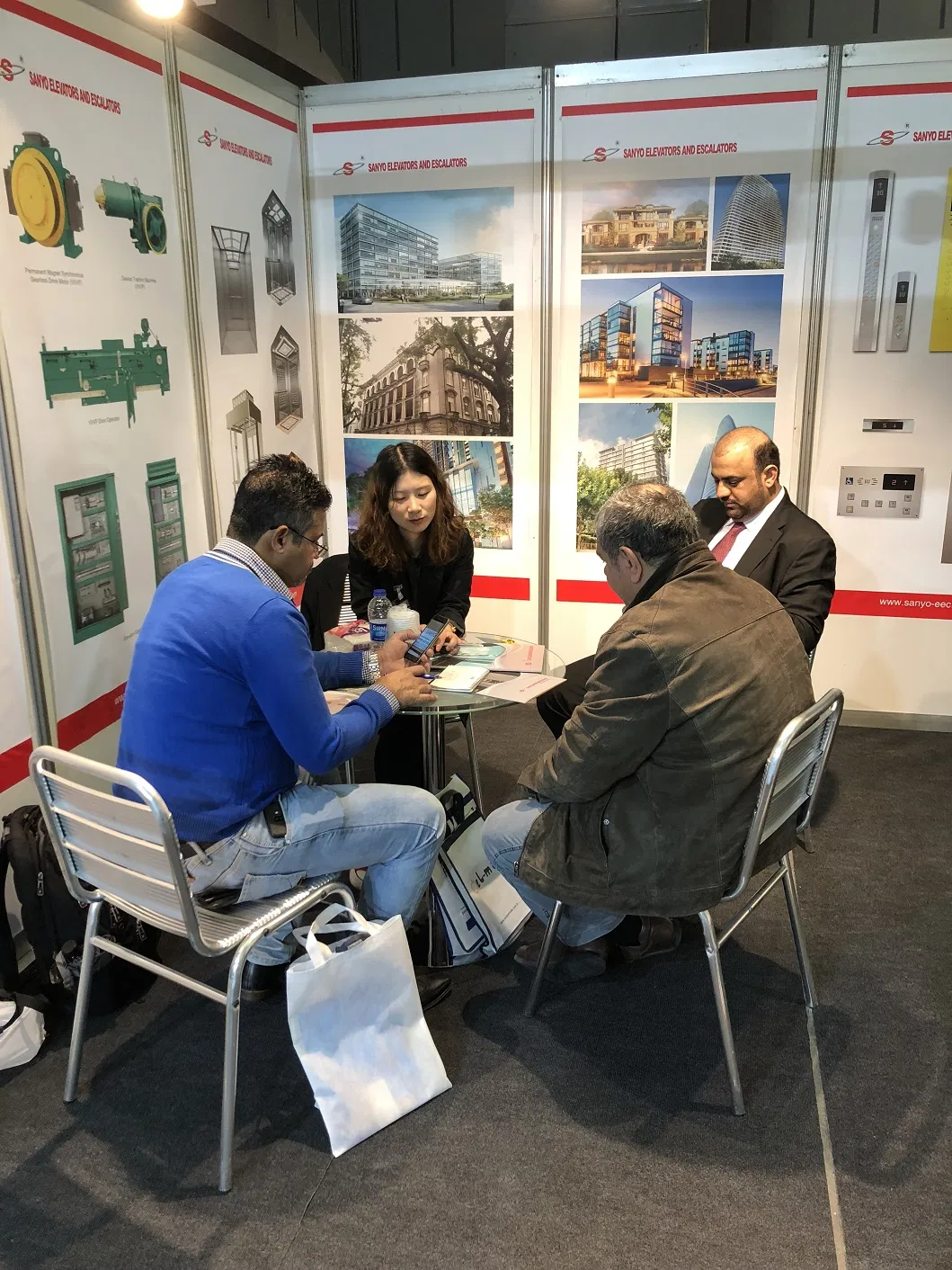 4 Person Passenger Articulated Boom Mobile Resident Lift